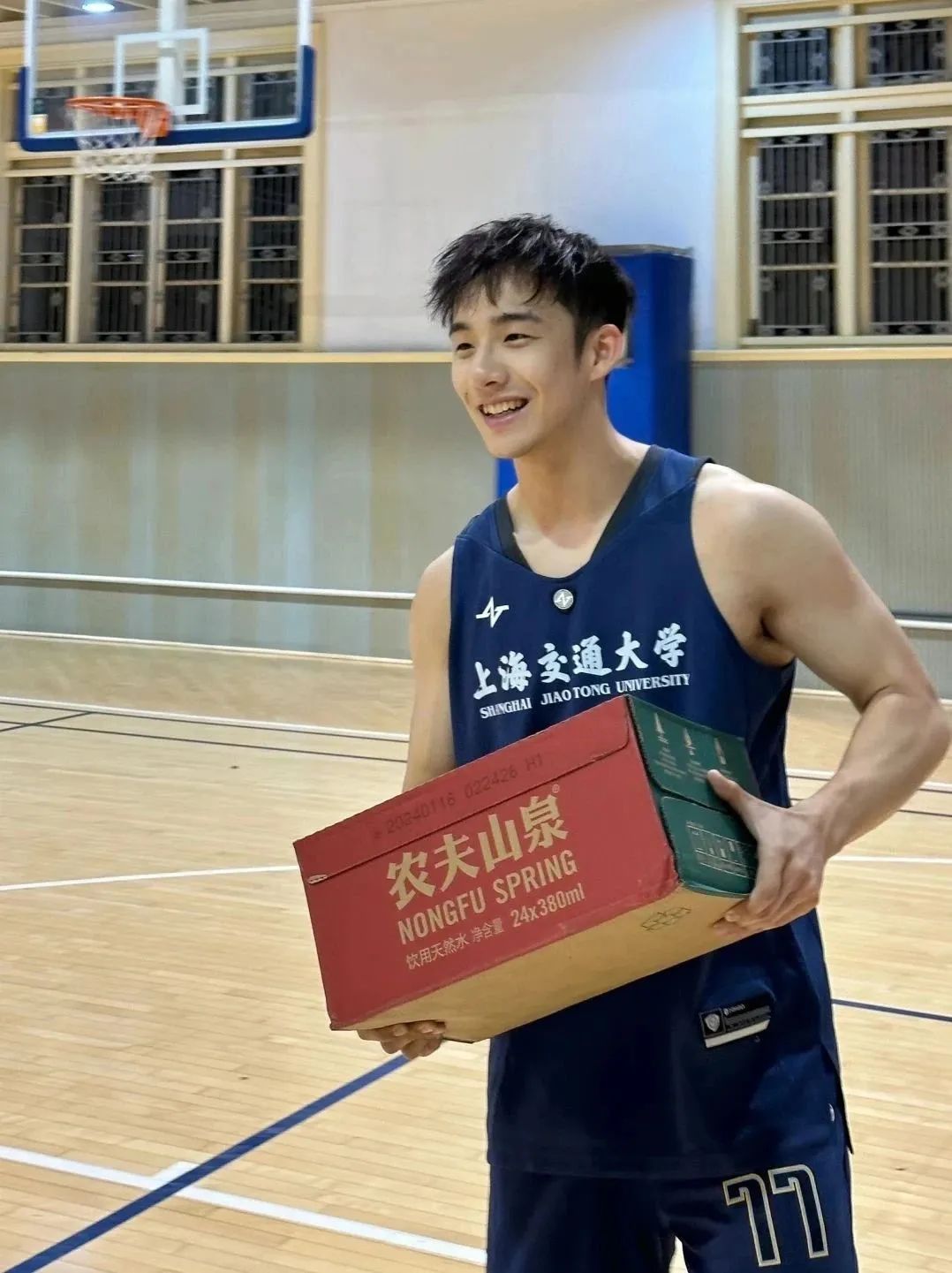上海交大 183CM 篮球帅哥被采访！！