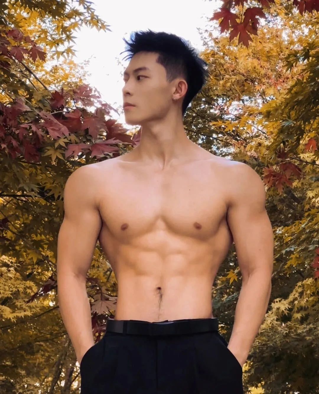 成都街头性感腹毛体育生，大肌男悬念拉满了！