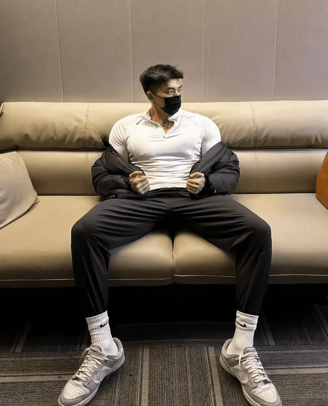 185cm 粗壮麒麟臂老攻，把你抱起来！