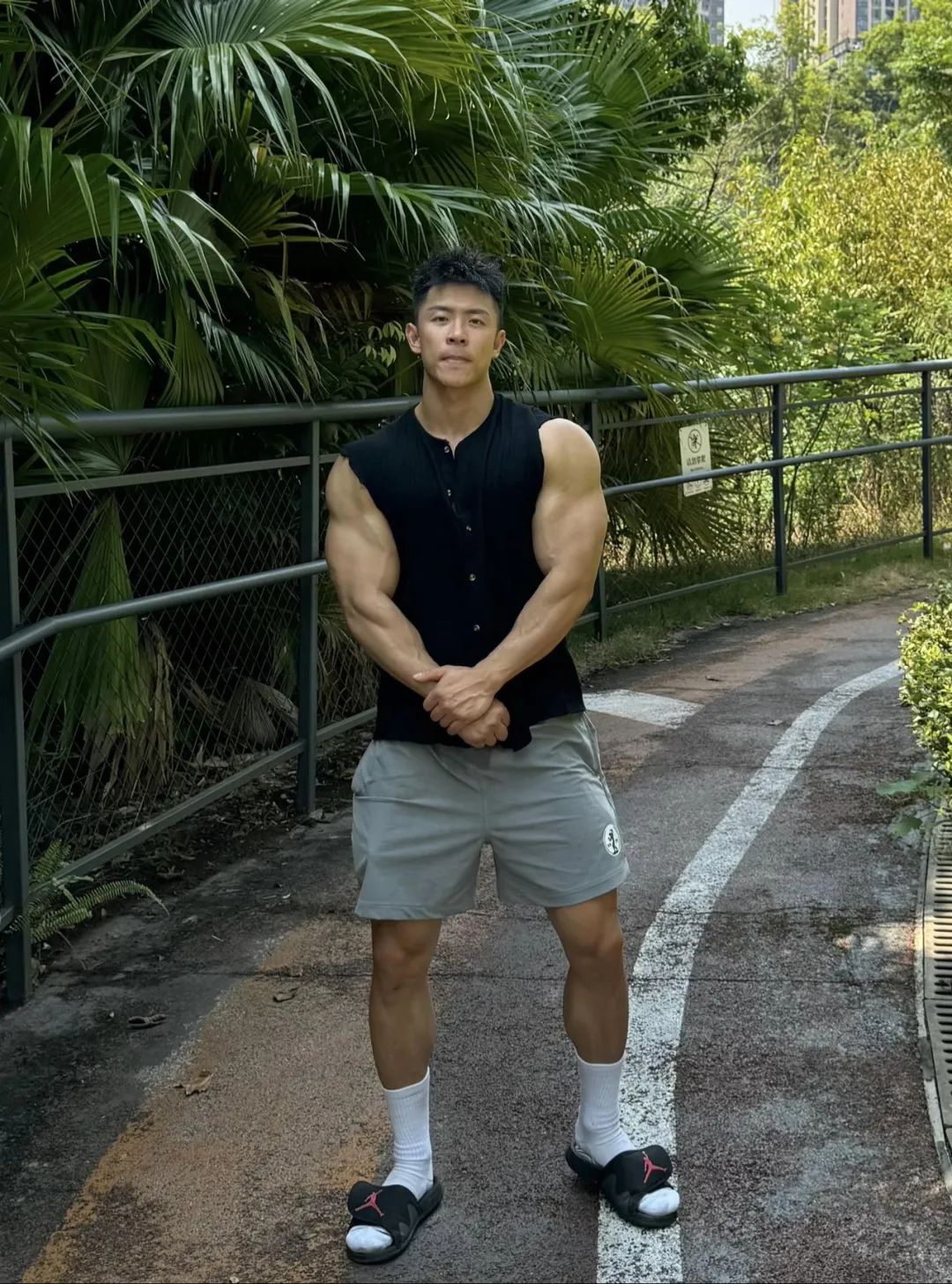 重庆肌肉男，被偷摸着采访录屏了！！！