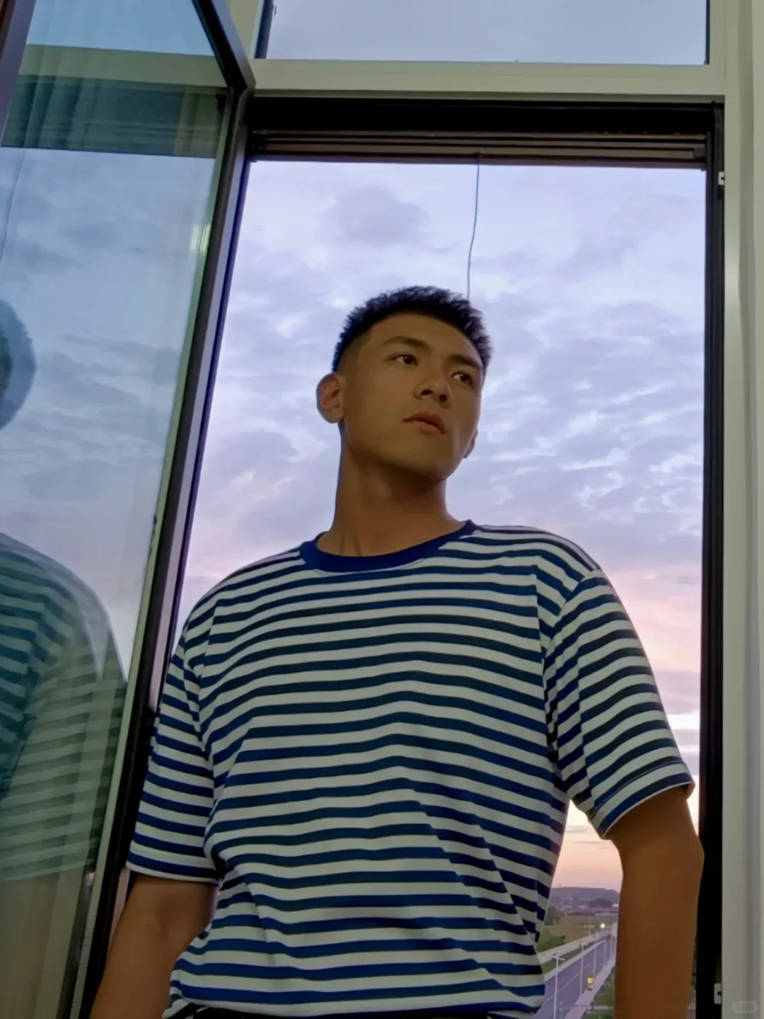 辽宁 190CM 寸头退役兵哥自拍，胸毛长得也太旺盛了！