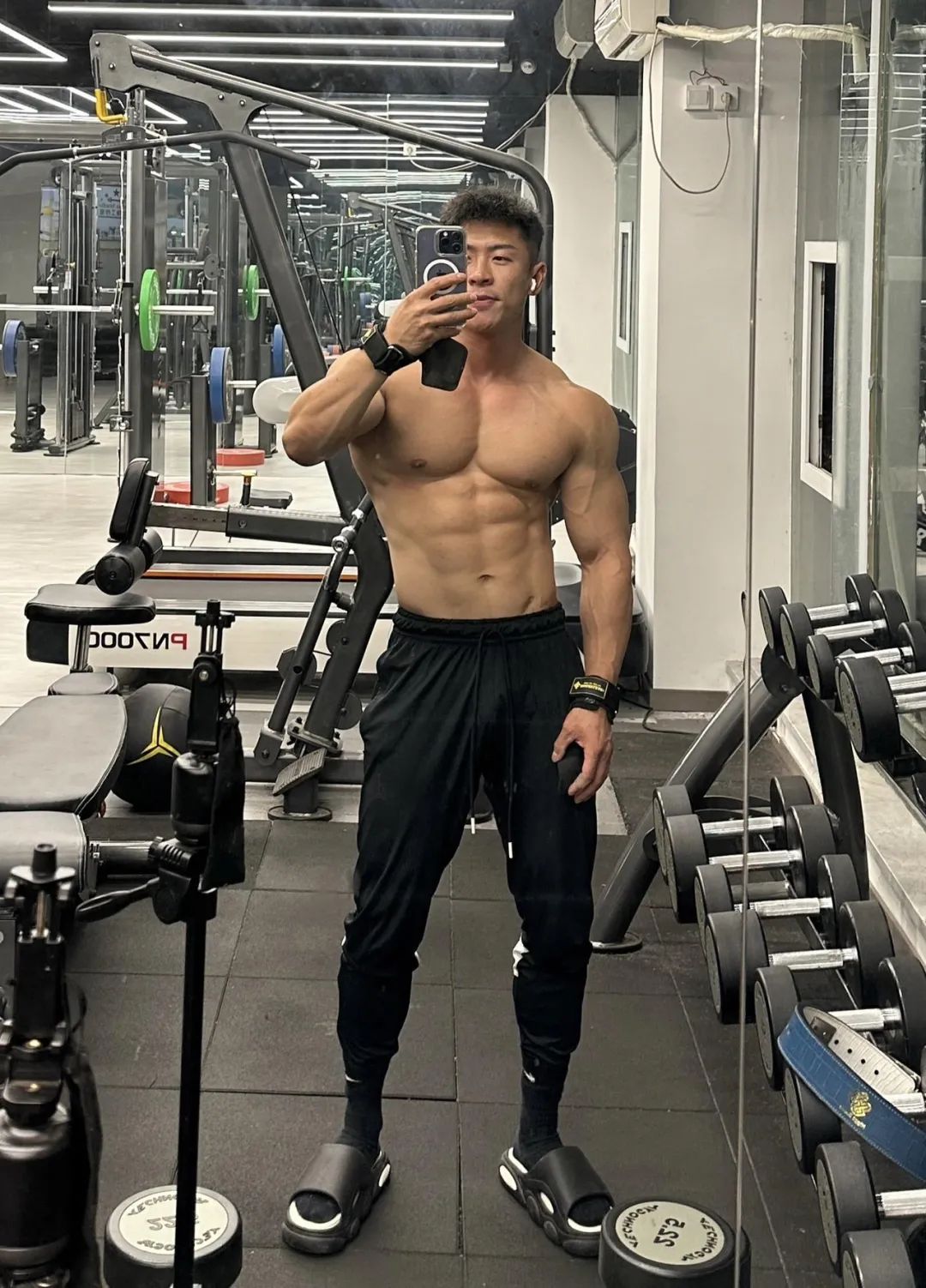 重庆肌肉男，被偷摸着采访录屏了！！！