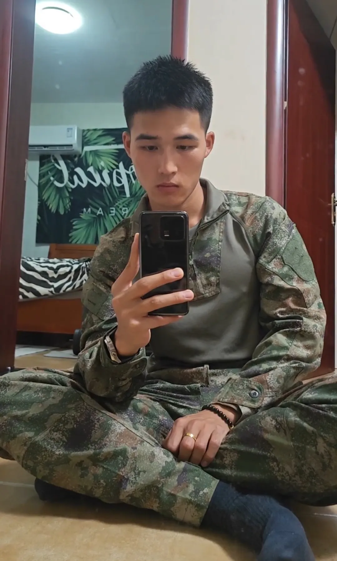 兵哥哥光荣退伍，刚毅清澈的眼神太帅了！