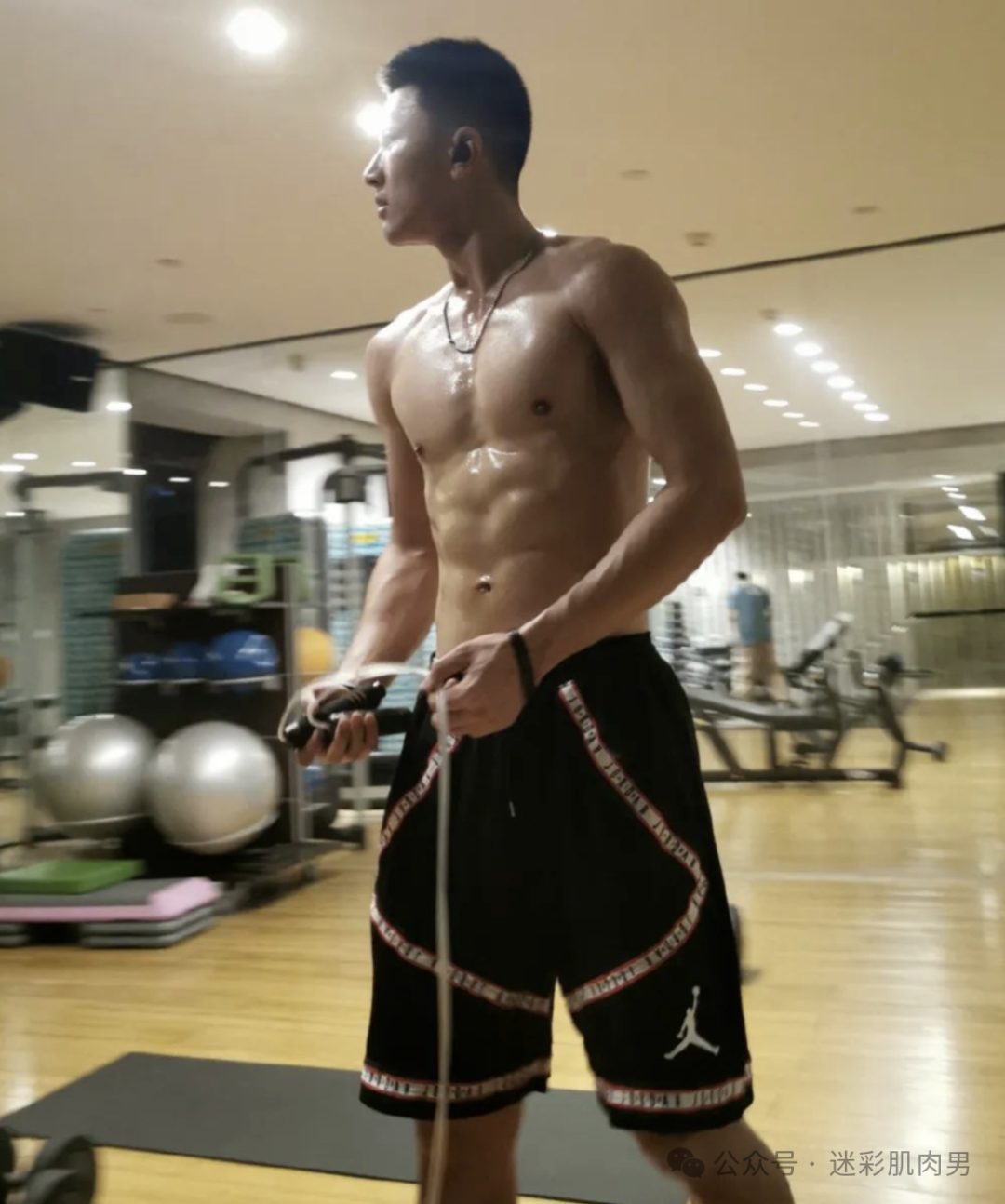 198CM 体育生，这枚零零后的山东男人太可啦