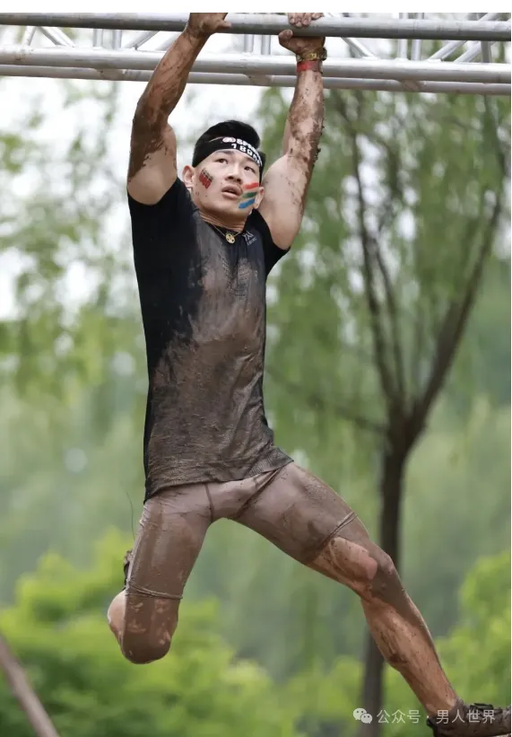 男湿透，我天这大腿能帮他洗吗？