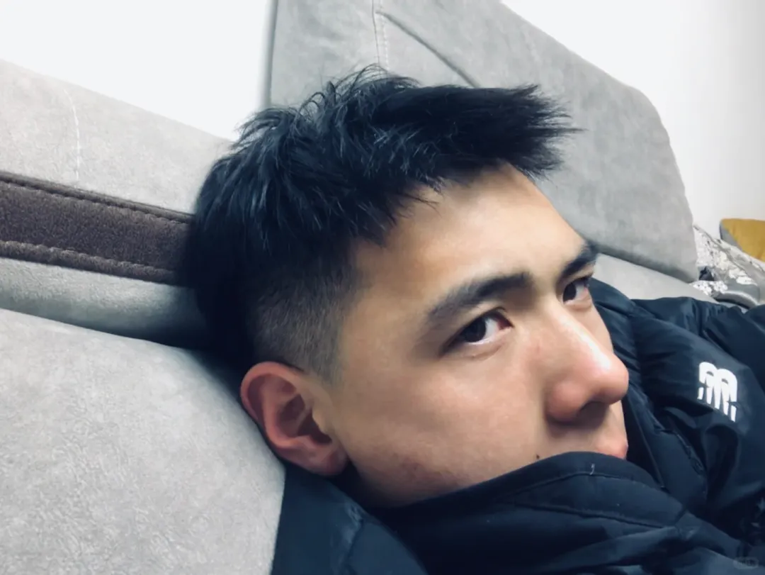 辽宁 190CM 寸头退役兵哥自拍，胸毛长得也太旺盛了！
