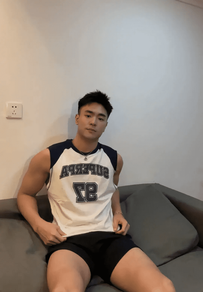 185 的脂包肌帅哥，迷人的男人味让人流口水！