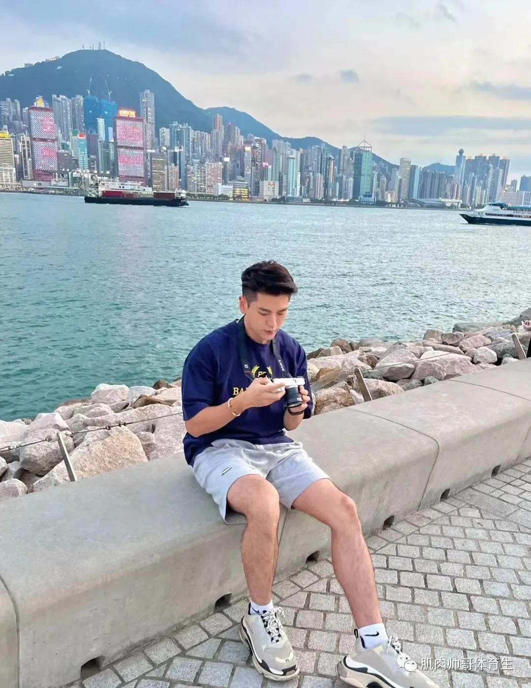 正装男朋友，气质这一块拿捏的稳稳的
