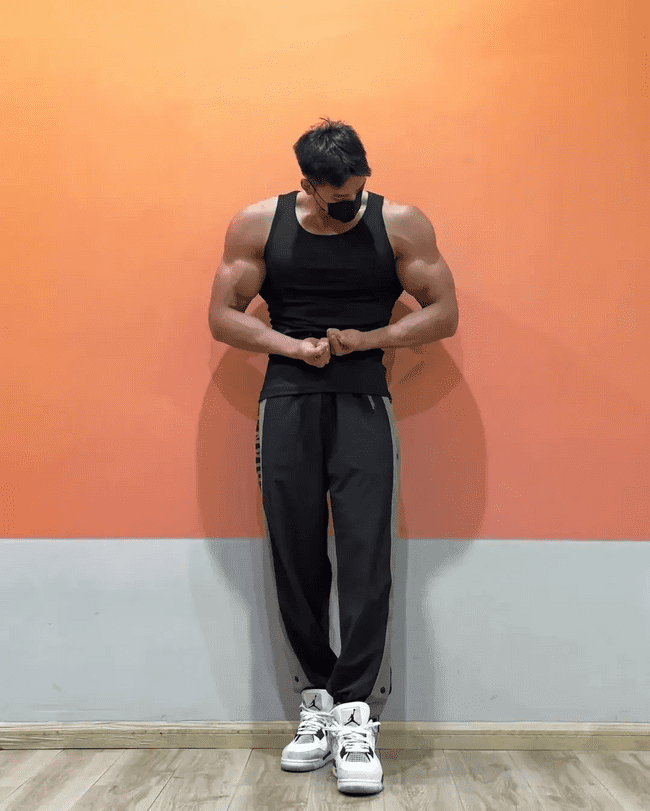 185cm 粗壮麒麟臂老攻，把你抱起来！