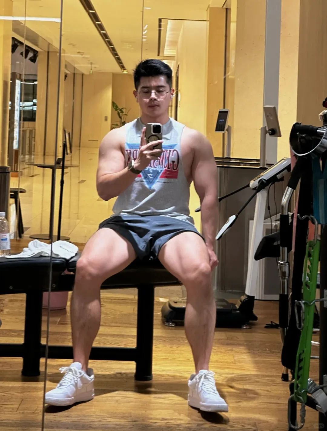 土家族肉壮小哥，扮演土家新郎满是安全感！
