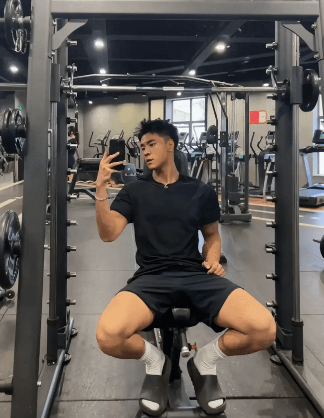 185 的脂包肌帅哥，迷人的男人味让人流口水！