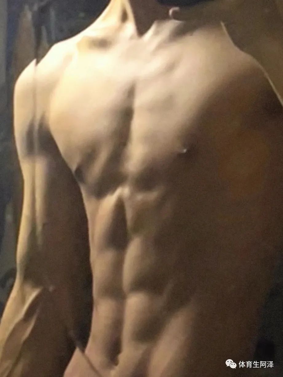黑皮腹肌小狼狗，真的不要太猛了....