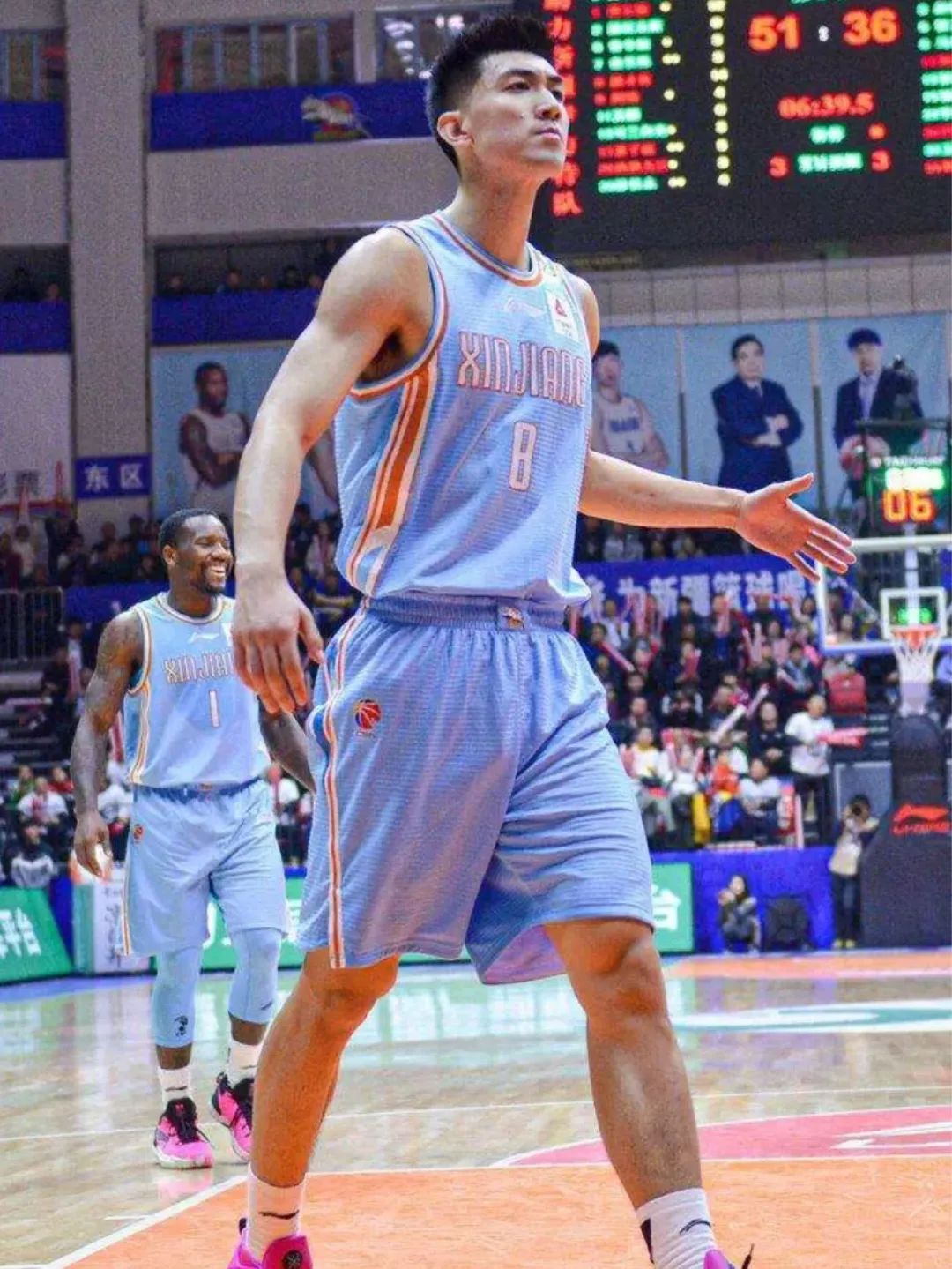 成群的 185CM 山东汉子夜爬山，大的让人流口水了！！