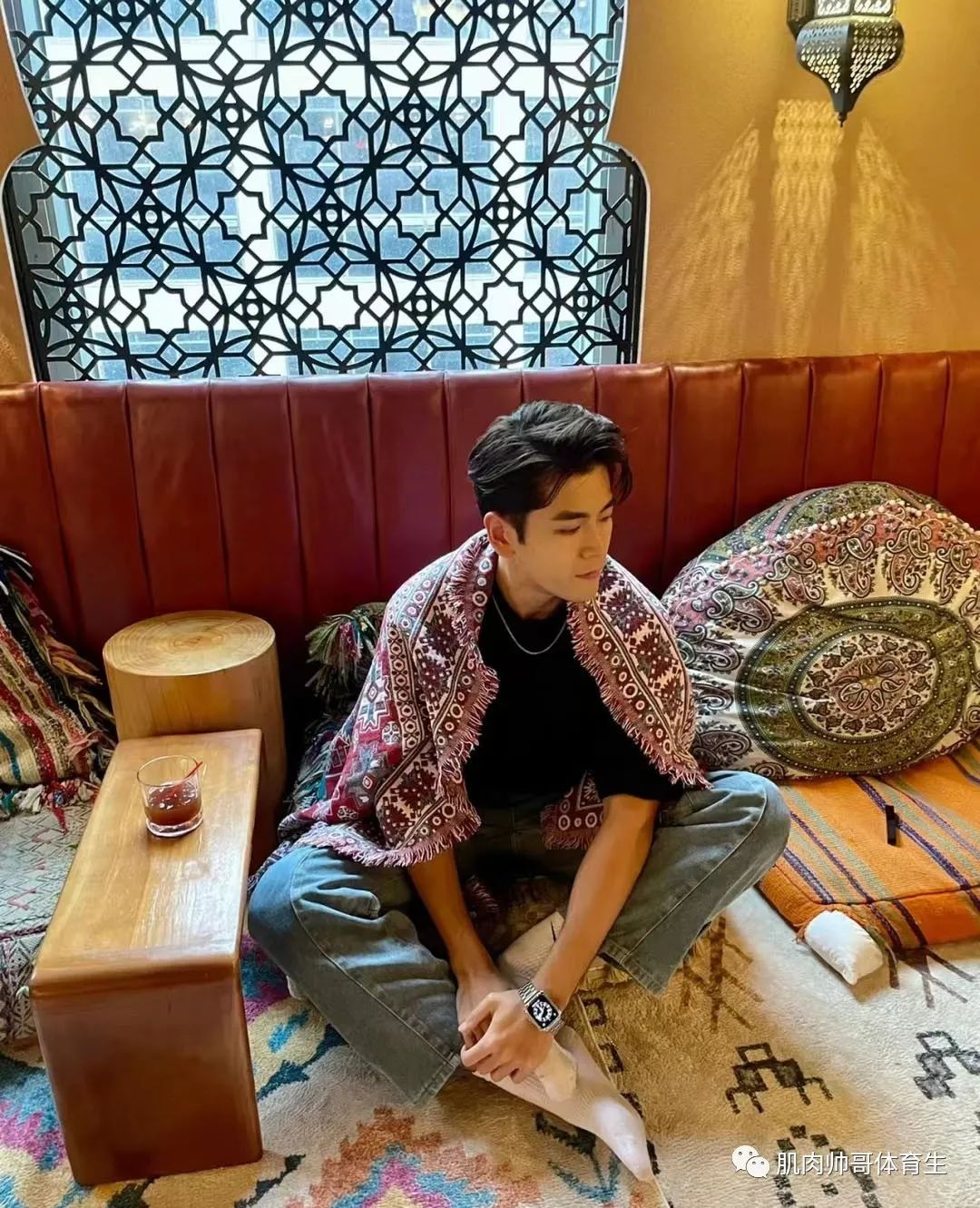 正装男朋友，气质这一块拿捏的稳稳的