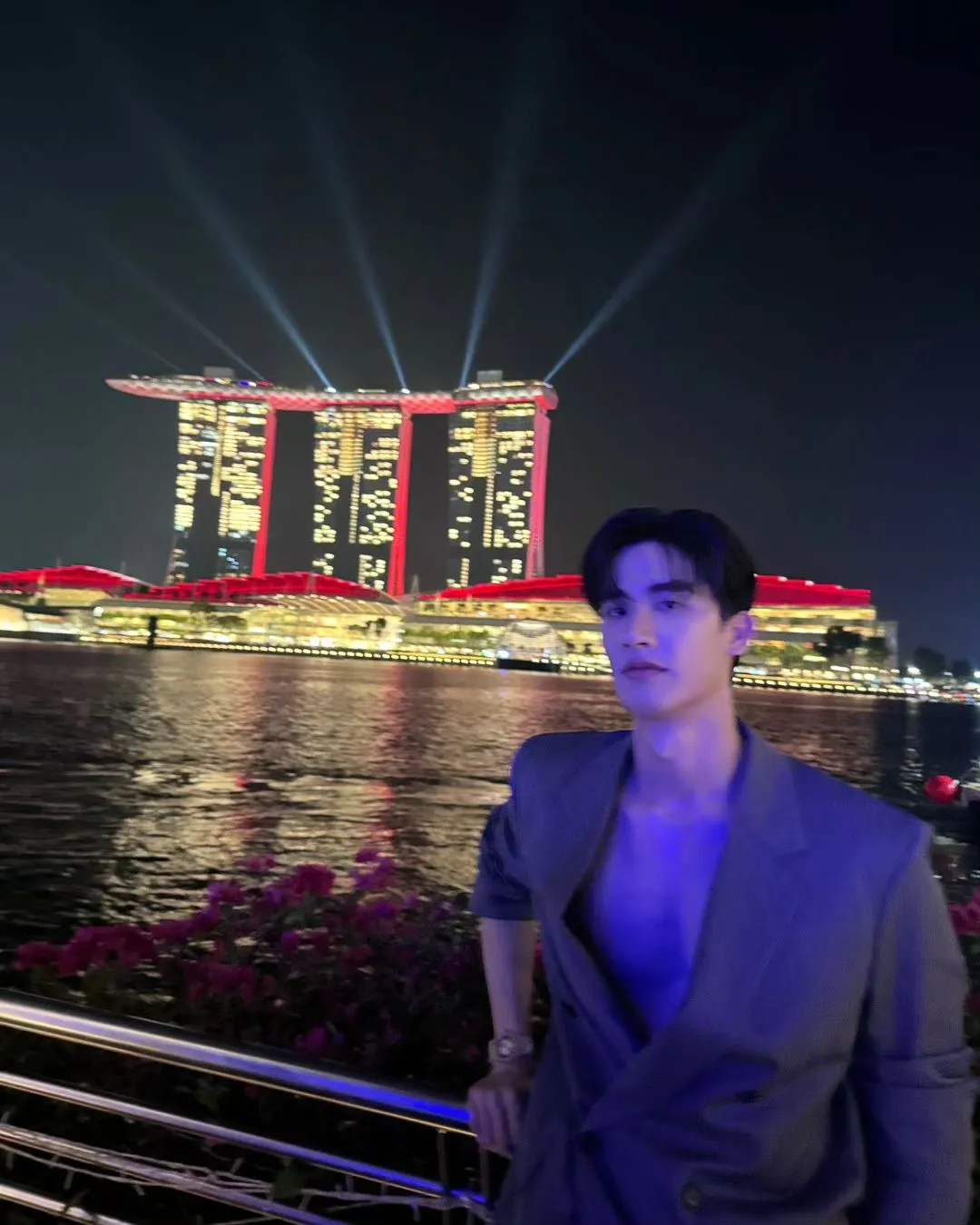 怎么会有男演员，能把西装穿得如此性感！