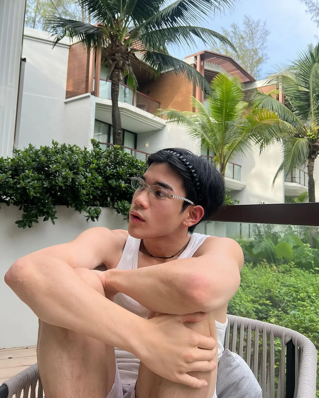 被眼镜封印颜值的男明星，摘掉气质 180°大转变！