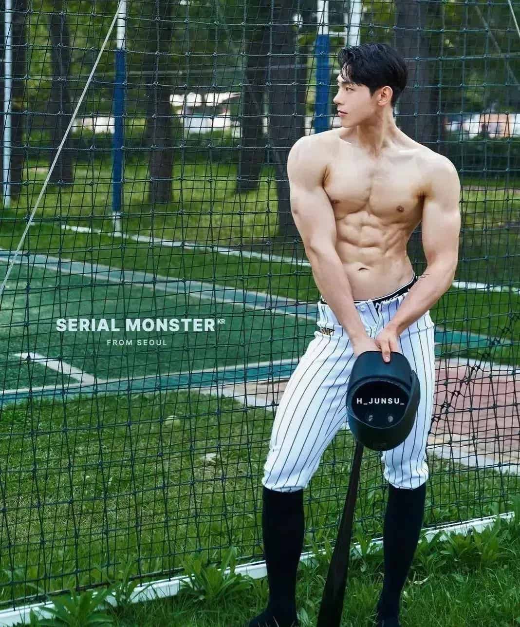 韩国双人西装男模特 雪白的胸肌 发光的腹肌