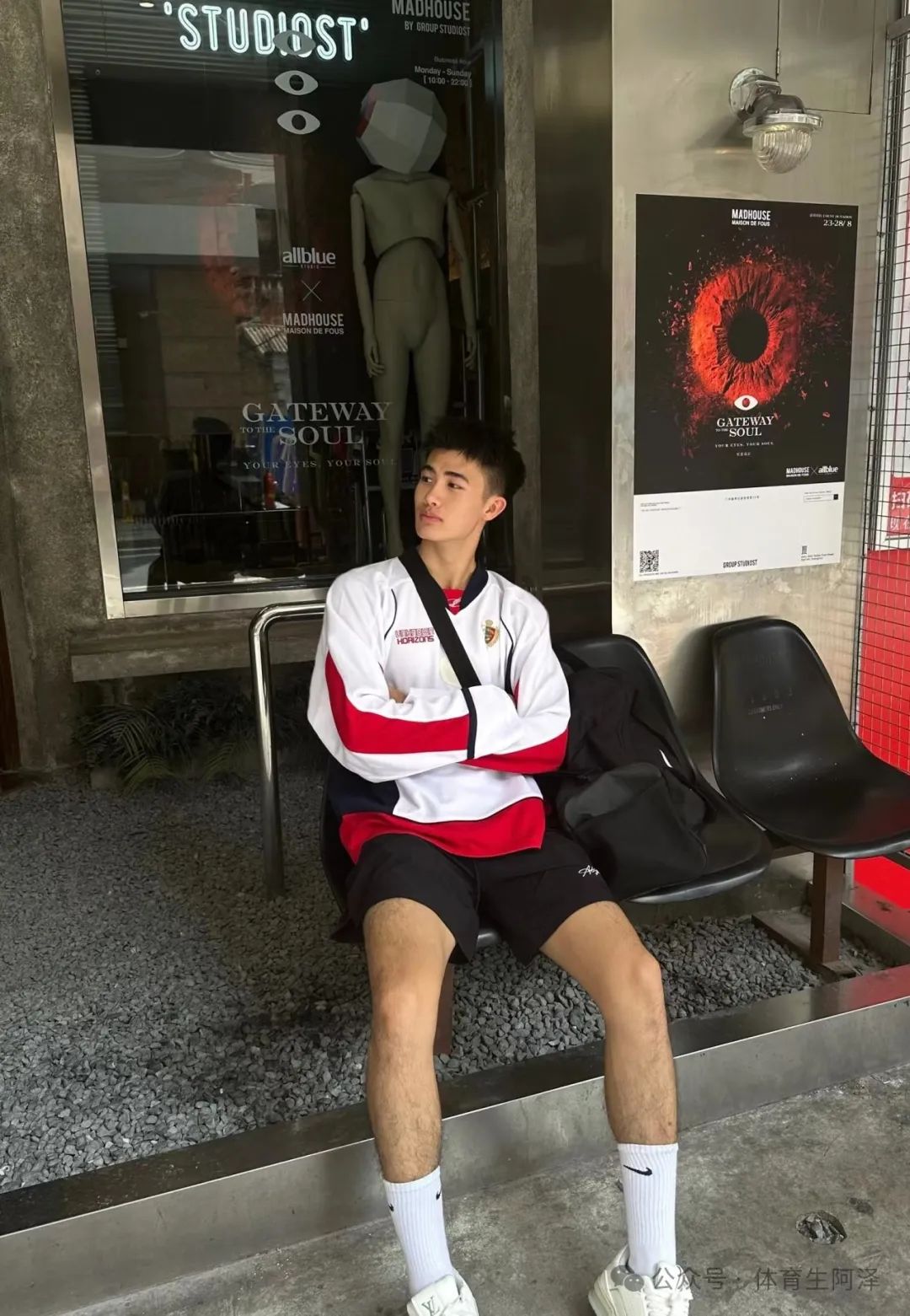 黑皮体育生当警察是种什么体验，哇塞别太帅....
