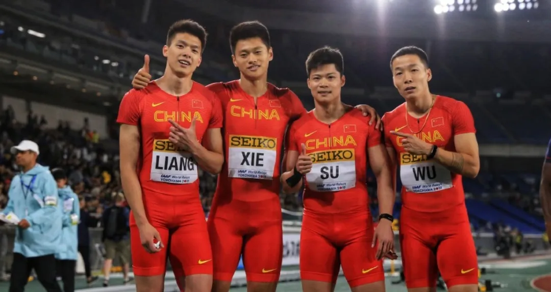 苏炳添小师弟户外冲凉被拍，这臀也太翘了！