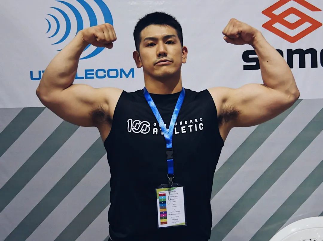 日本举重选手笠井武広，太让人抵抗不了吧！