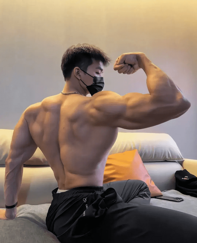 185cm 粗壮麒麟臂老攻，把你抱起来！