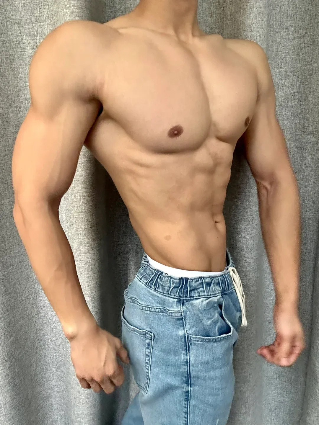 深藏不露的肌肉猛男！