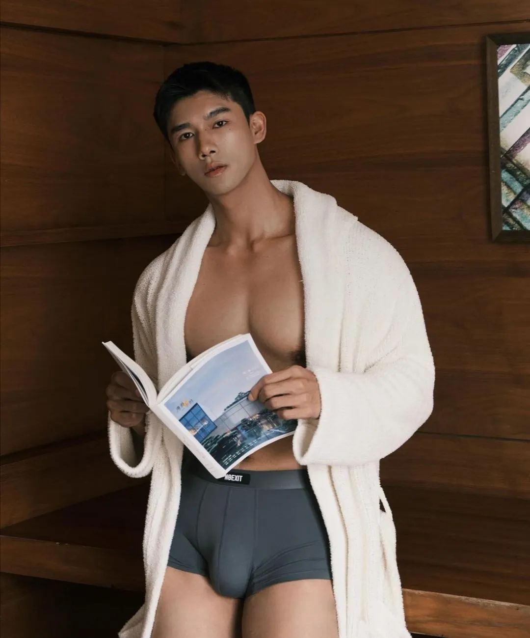 185cm 体育生在酒店自拍，完美尺度！