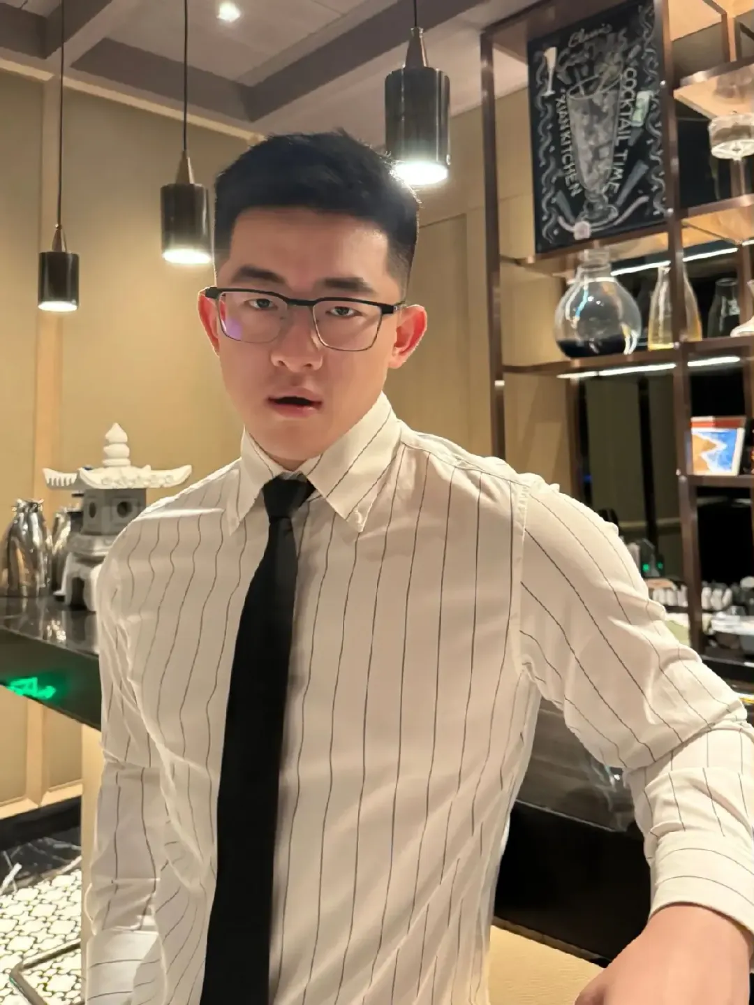 医学生大弟弟穿正装帅炸！