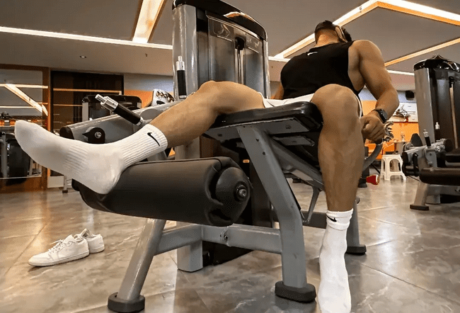 185cm 粗壮麒麟臂老攻，把你抱起来！