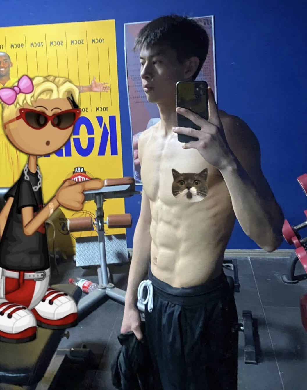 六块腹肌的运动小哥腹肌藏不住了！