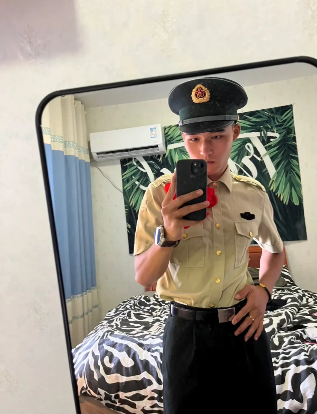 兵哥哥光荣退伍，刚毅清澈的眼神太帅了！