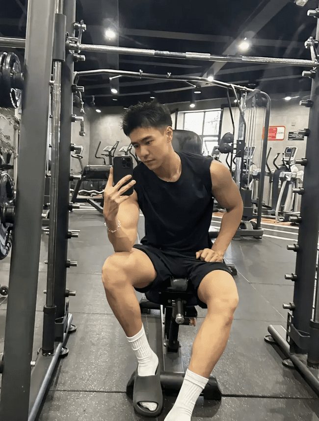 185 的脂包肌帅哥，迷人的男人味让人流口水！