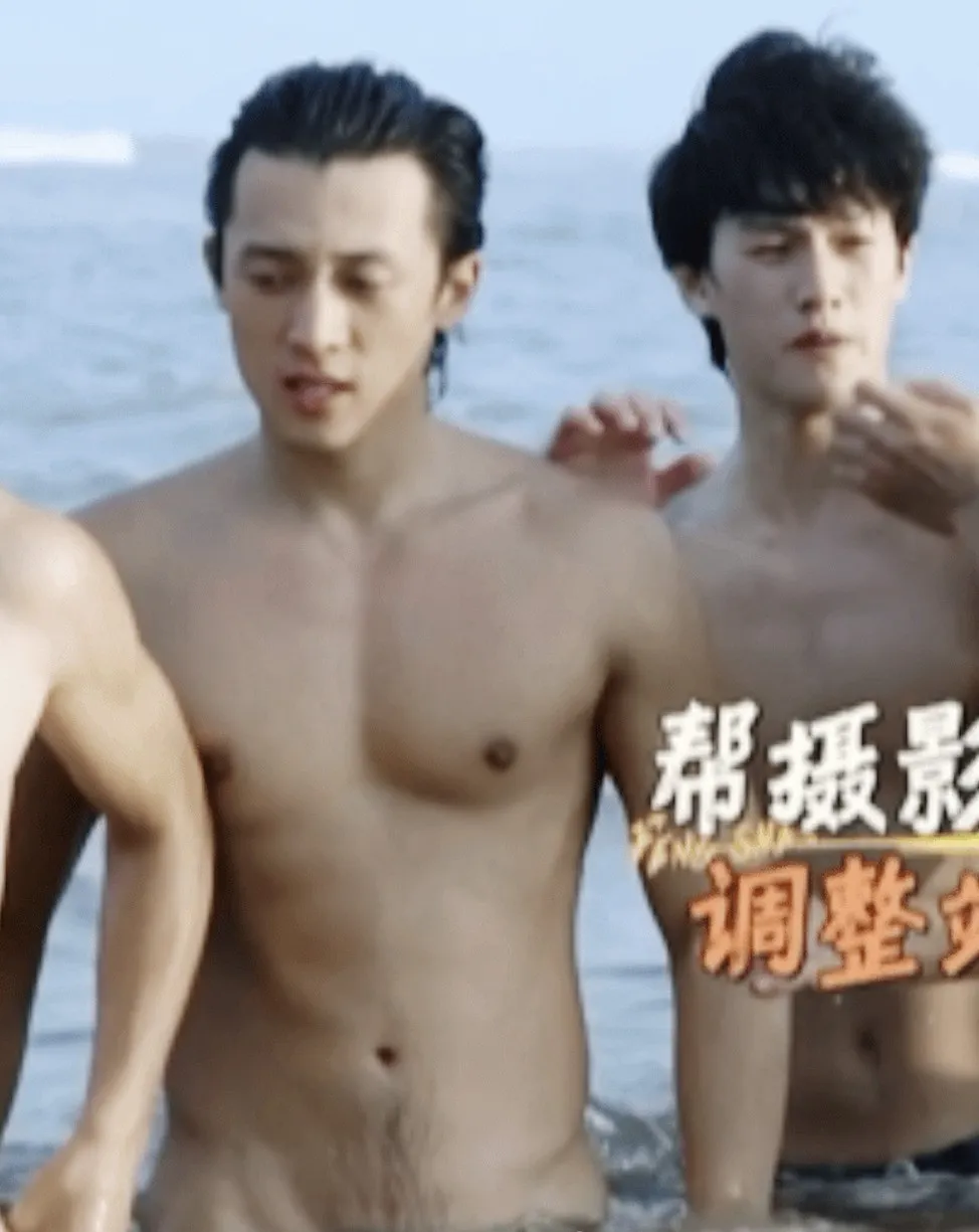 侯雯元没穿泳裤？腹毛这么性感实力大出圈！