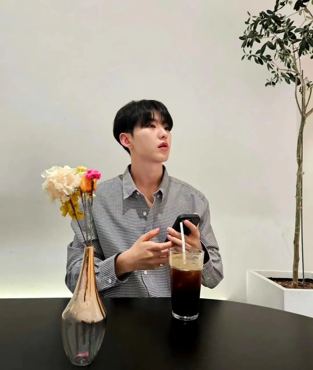 长相与身材不符的韩国男爱豆，身高不够颜值来凑？