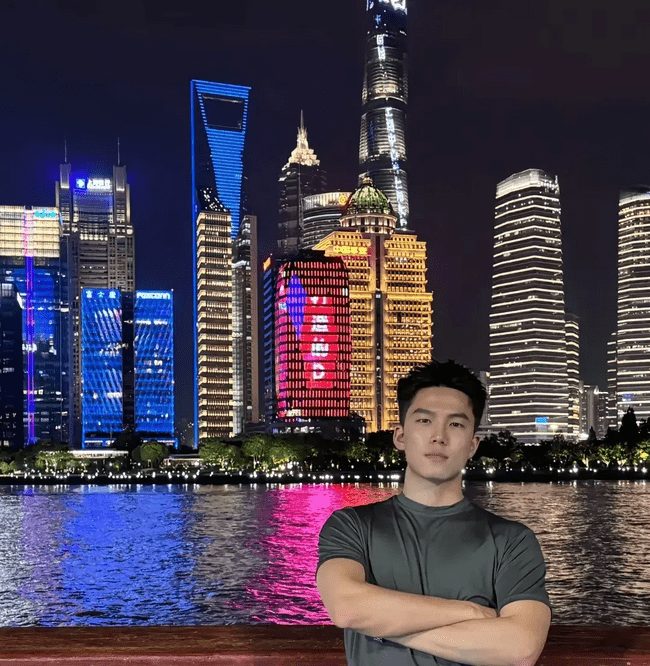 185cm 无美颜的黑皮体育生帅弟弟！