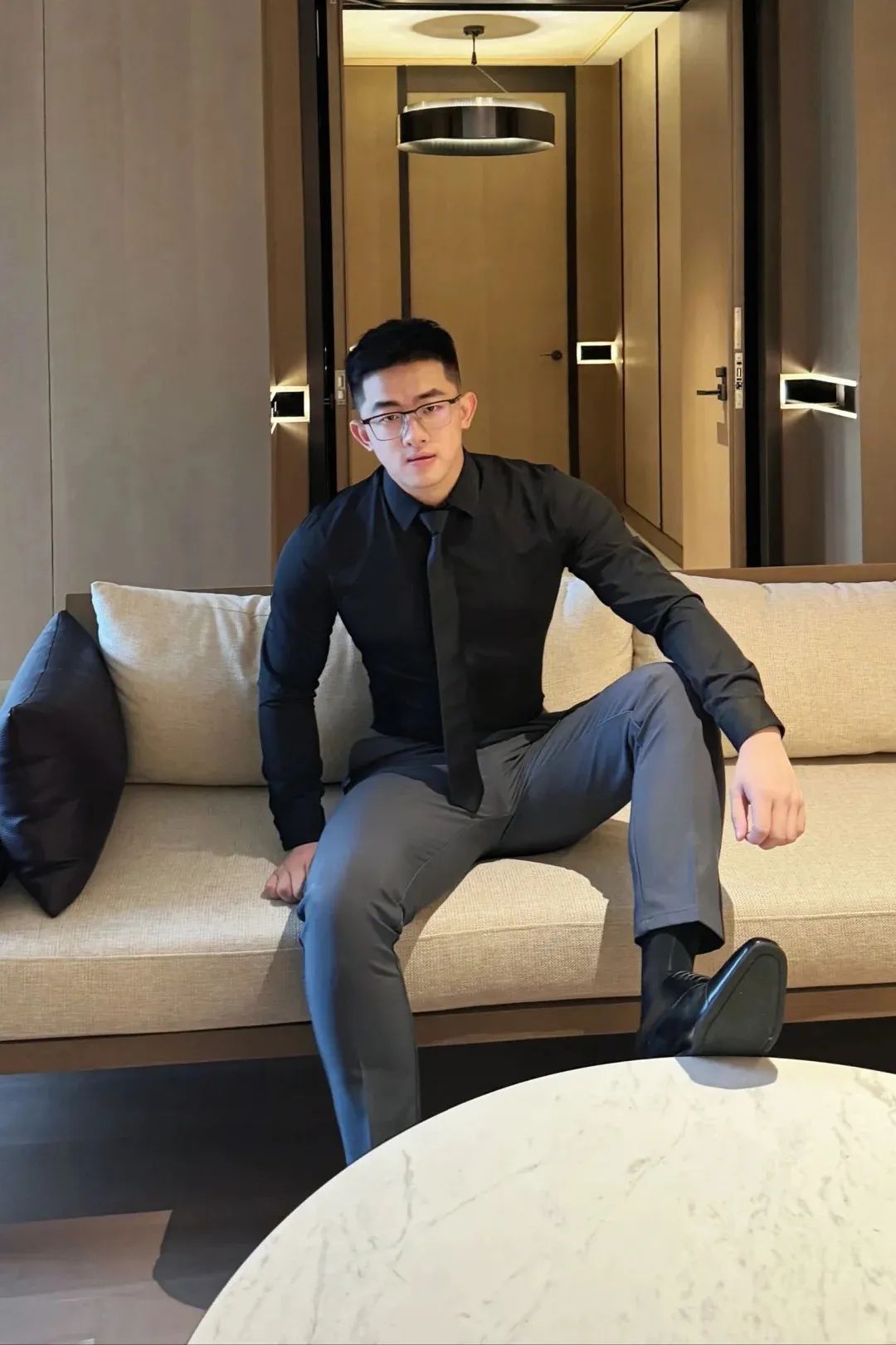 188cm 医学男大西装大弟弟，韩剧男主既视感
