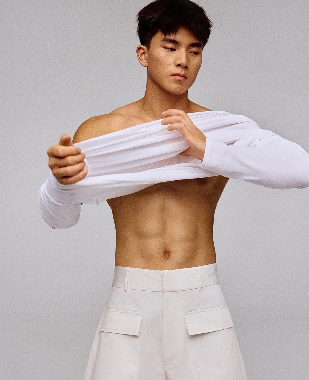 只看一眼就会爱上！00 后运动小将伍鹏首封来啦~