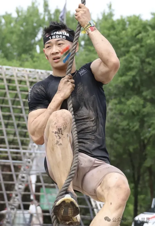 男湿透，我天这大腿能帮他洗吗？