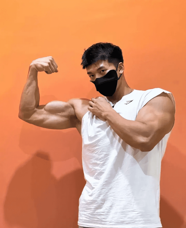 185cm 粗壮麒麟臂老攻，把你抱起来！