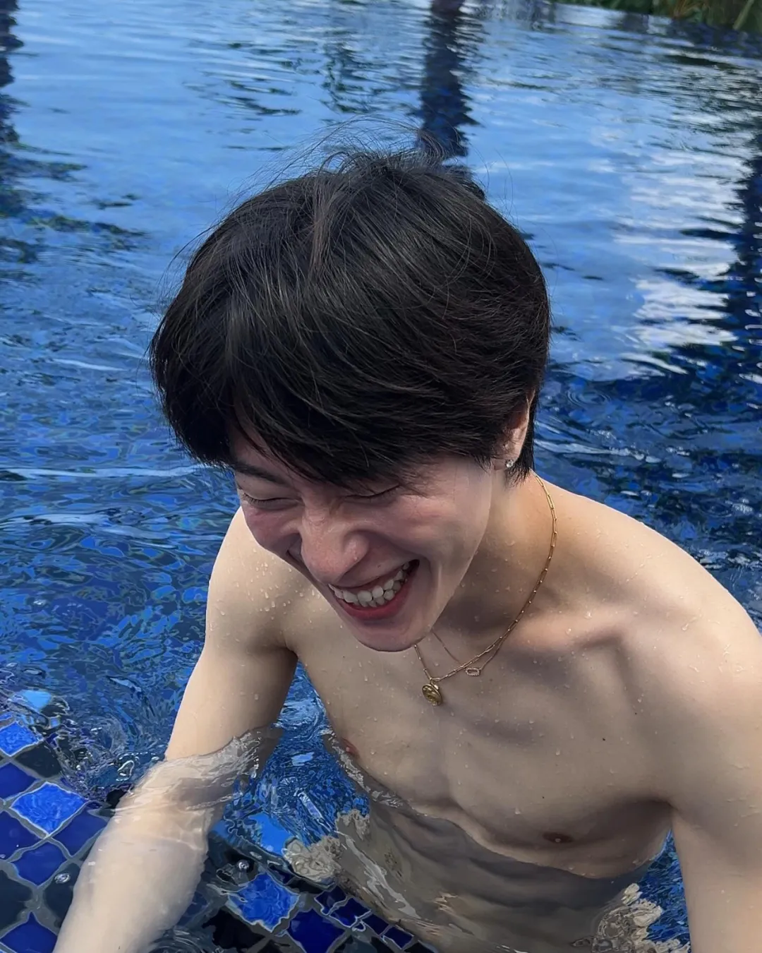 忧郁系模特浅利琳太郎，笑容好治愈~