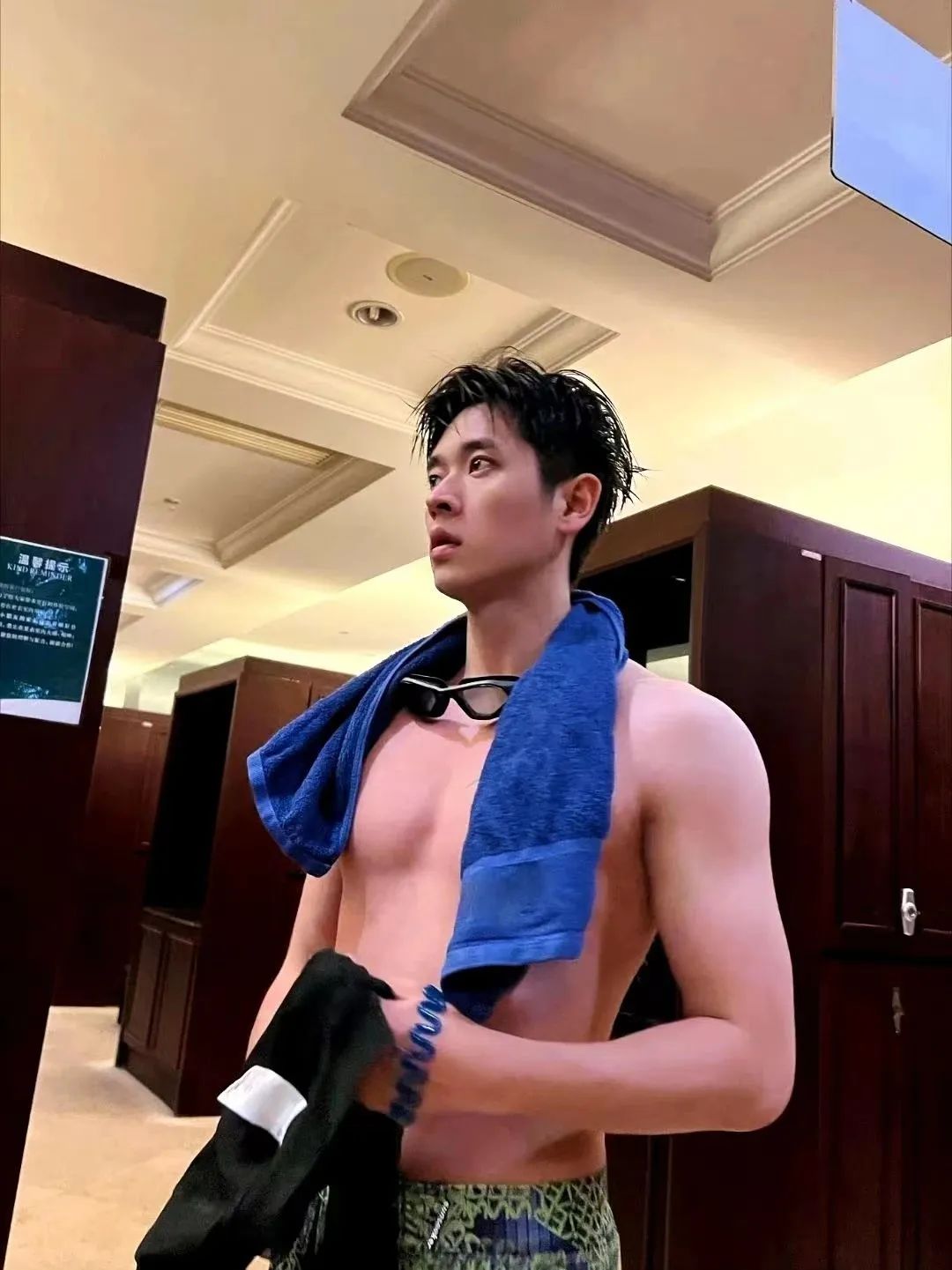 《与晋长安》未播先火，全员高颜值，两大男主演身材均在线