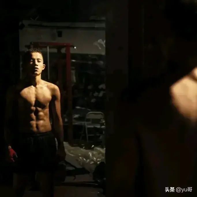 《边水往事》男配角周政杰身材堪比体育生，荷尔蒙爆棚