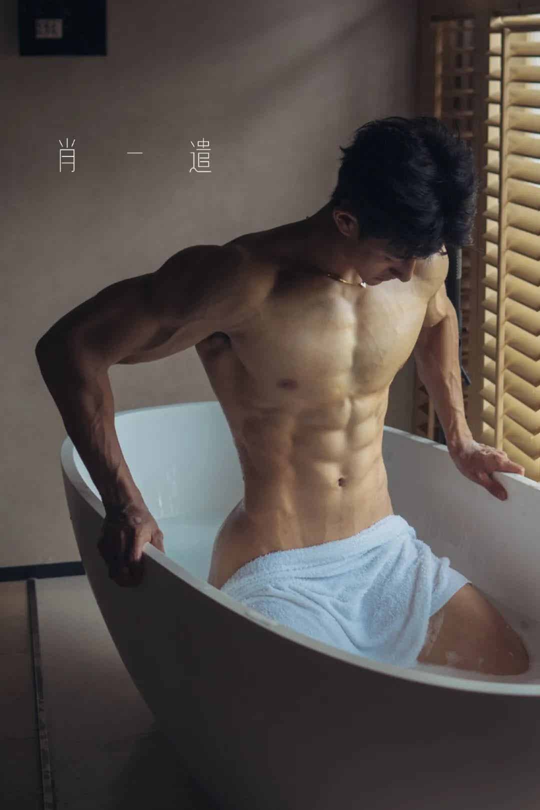 黑皮肌肉肖一谴男模，巧克力腹肌让人享用！