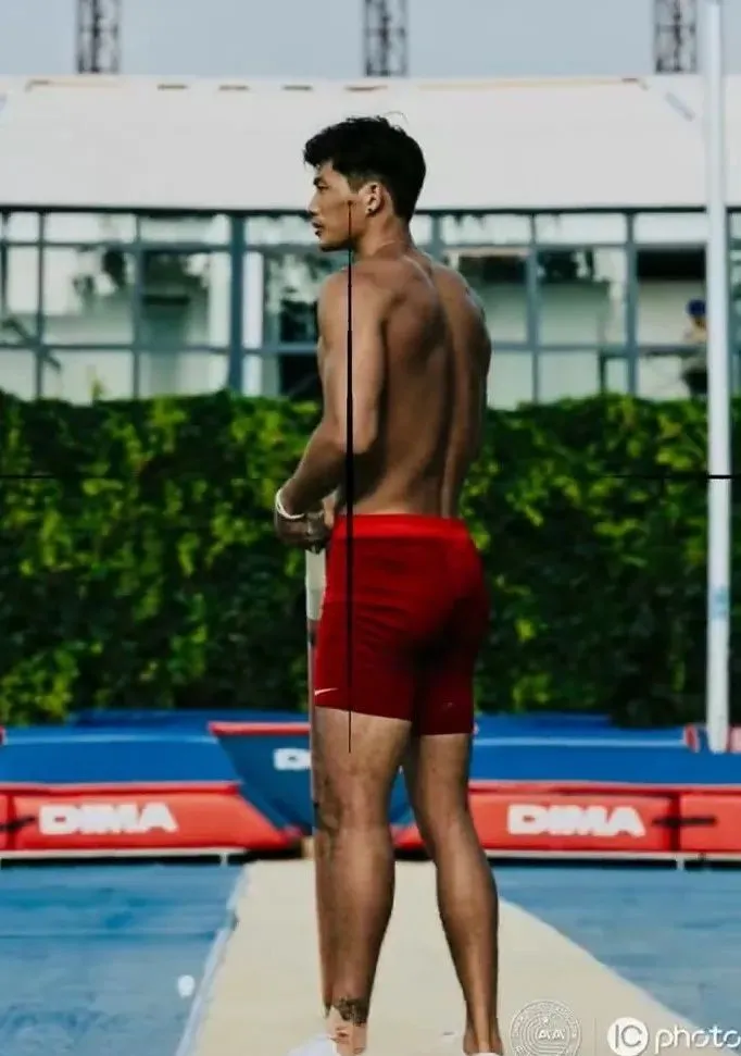 中国的黑皮寸头跳高帅哥才是新老公！