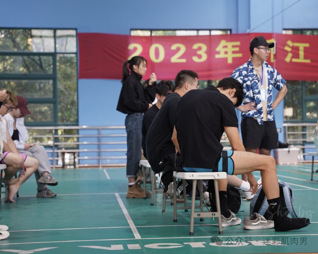杭州体育系邀请赛现场脱的剩内裤？男大体育生太强大！