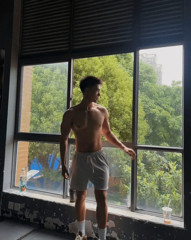 185 的脂包肌帅哥，迷人的男人味让人流口水！