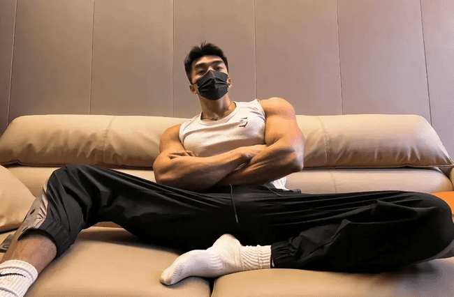 185cm 粗壮麒麟臂老攻，把你抱起来！