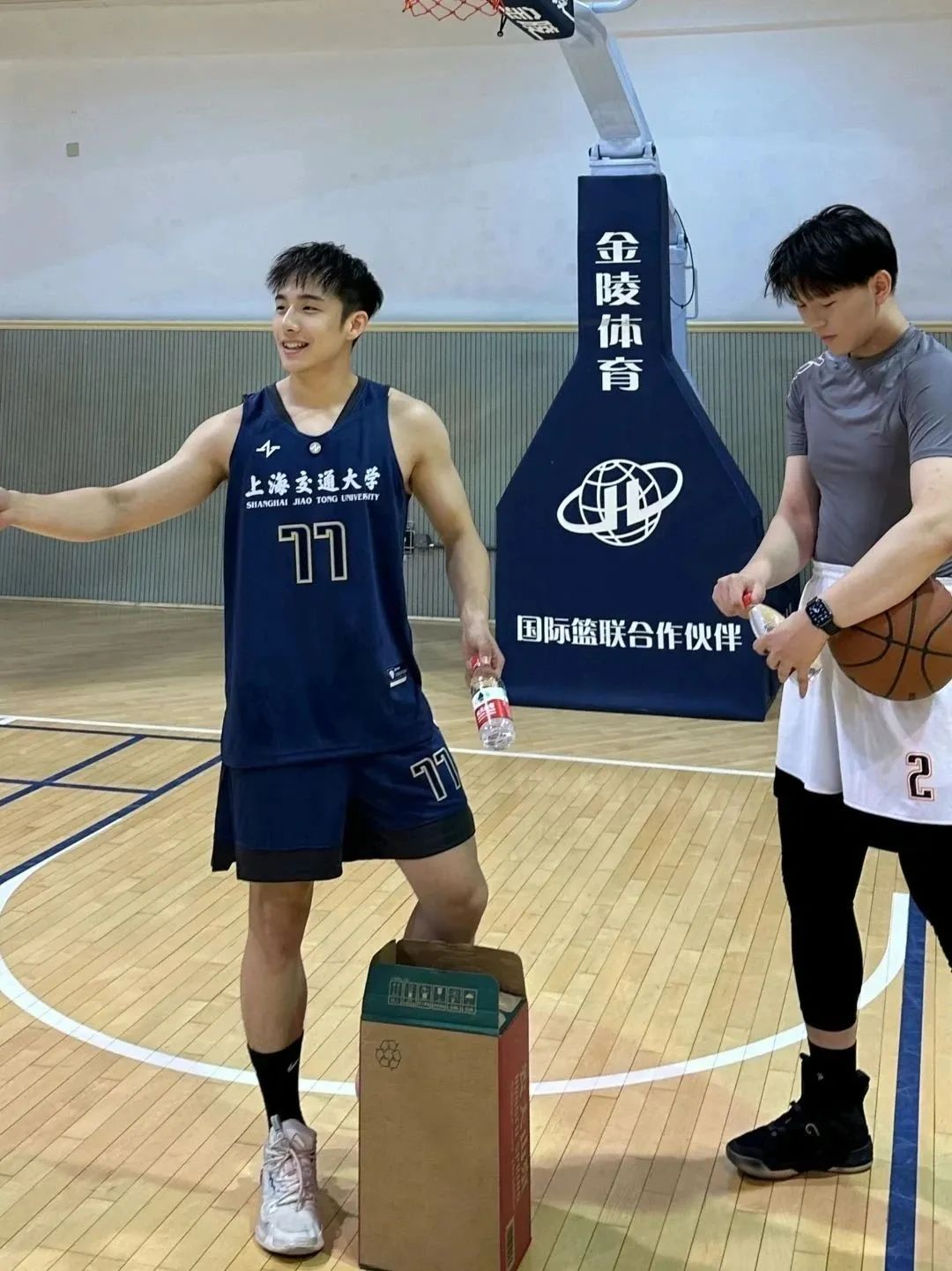 上海交大 183CM 篮球帅哥被采访！！