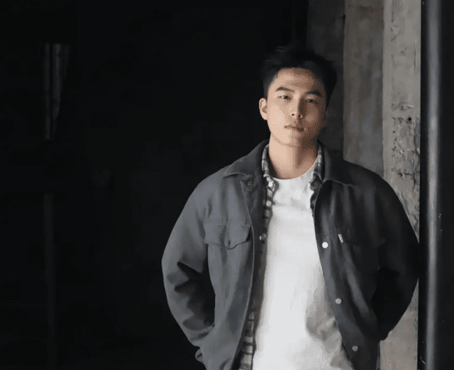 185cm 无美颜的黑皮体育生帅弟弟！