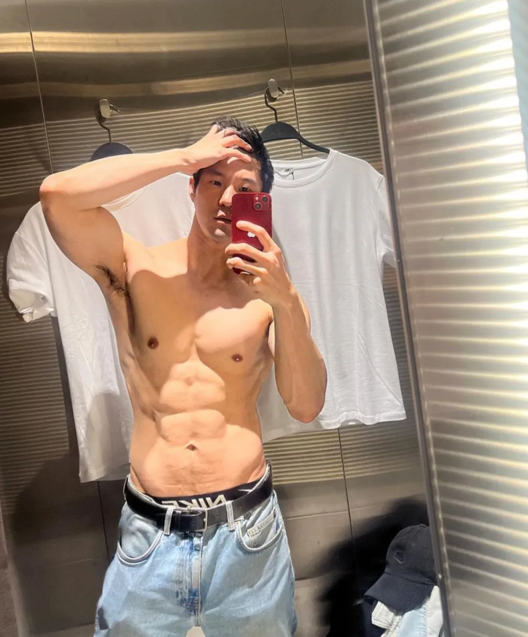 人夫感十足的肌肉型男为了生活脱了下海，有市场吗？